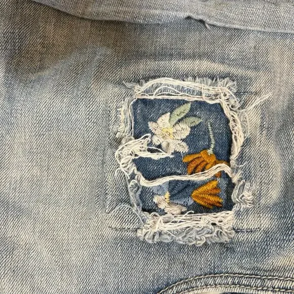 Hippie Laundry Mid Rise Embroidered Denim Shorts Size 30 Boho Festival - Picture 4 of 9